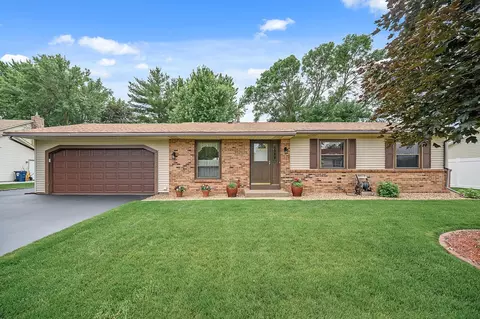 15692 Heywood Ct, Apple Valley, MN 55124