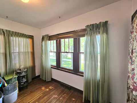203 E 6th St, Morris, MN 56267 photo 10