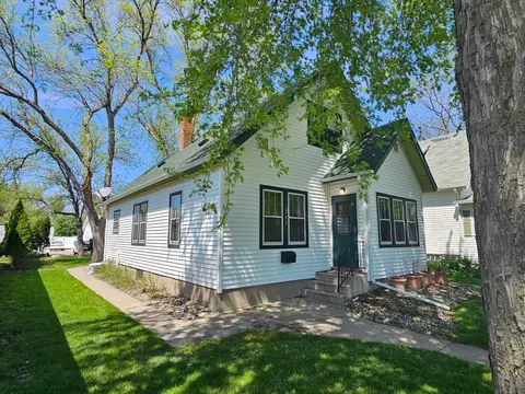 203 E 6th St, Morris, MN 56267 photo 2