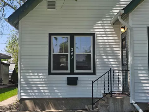 203 E 6th St, Morris, MN 56267 photo 3