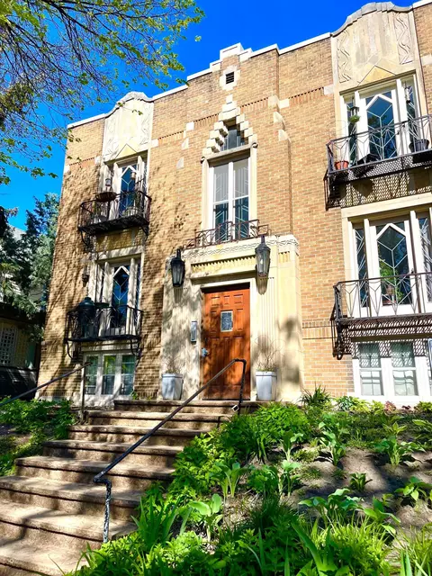 3021 James Ave S #201, Minneapolis, MN 55408