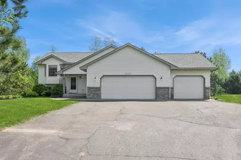25975 Greatland Ave, Wyoming, MN 55092