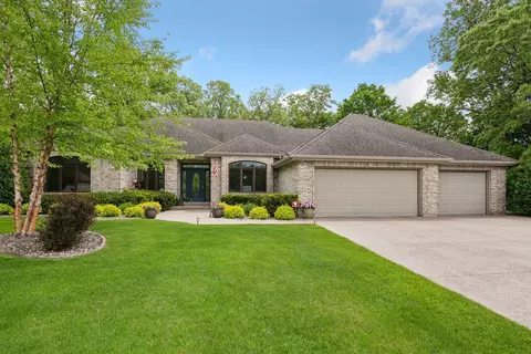 1260 Wildwood Pl, Chaska, MN 55318