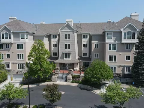 11460 Fairfield Rd W #206, Minnetonka, MN 55305