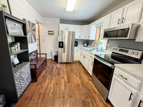 347 2nd St E, Tracy, MN 56175 photo 4