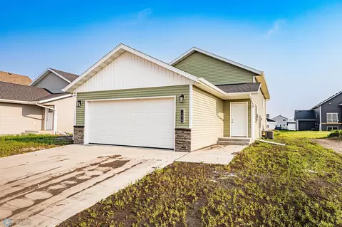 1259 Jill Dr W, West Fargo, ND 58078