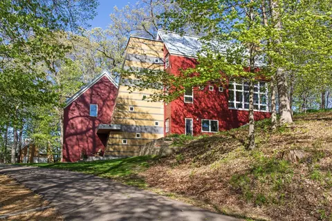 351 Highview Rd, Hudson, WI 54016