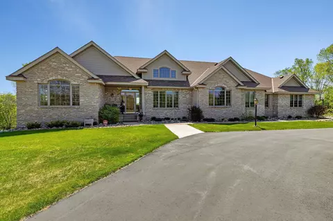 5029 Red Hawk Ct, Saint Augusta, MN 56301