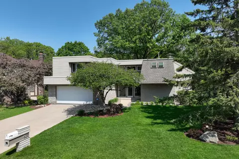 620 Hillwood Ct, Saint Paul, MN 55119