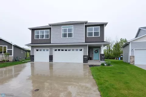 717 Albert Dr W, West Fargo, ND 58078