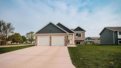 801 24th Ave NW, Austin, MN 55912