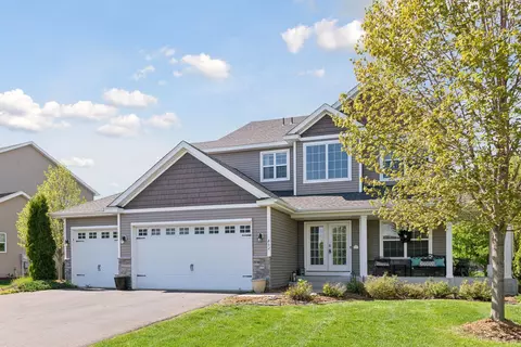 852 Yellowstone Trl, Waconia, MN 55387