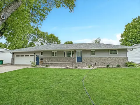 613 Lawrence St, Marshall, MN 56258