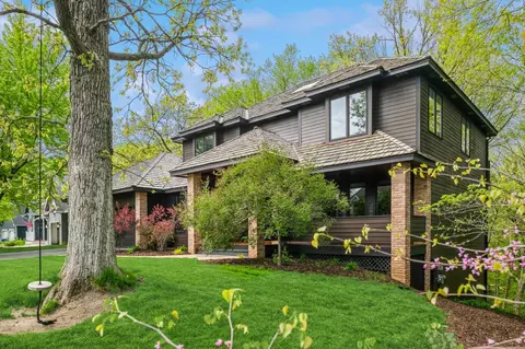 683 Brentwood Ln, Eagan, MN 55123