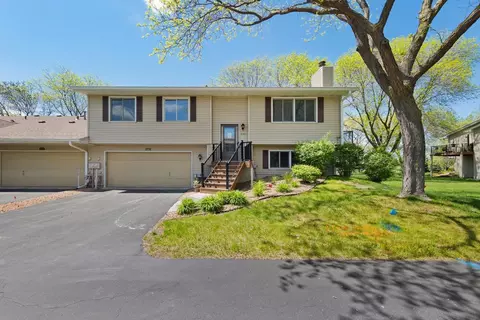 8461 Thomas Ct N, Brooklyn Park, MN 55444