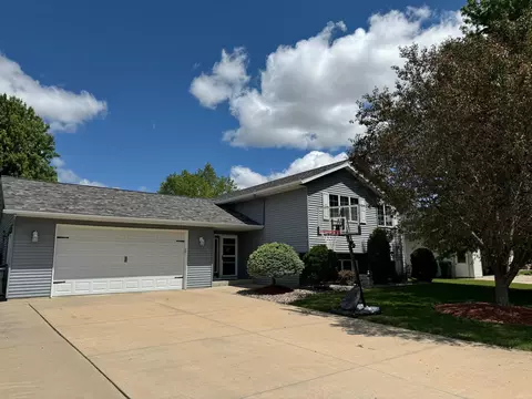 111 Penn Dr, Saint Charles, MN 55972