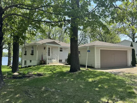 5667 107th Ave SE, Clear Lake, MN 55319