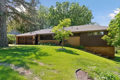 35 Natchez Ave N, Golden Valley, MN 55422