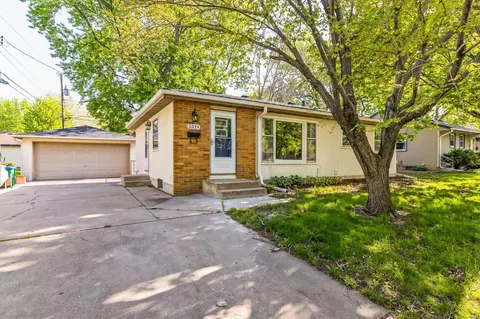 5319 45th Ave N, Robbinsdale, MN 55422