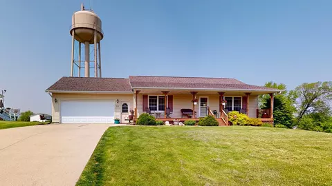 301 Maple Dr, Lanesboro, MN 55949