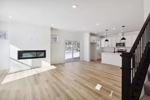 14650 Twin Lakes Cir, Burnsville, MN 55306