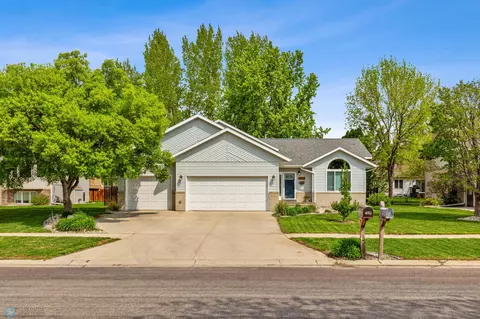 2809 38th Ave S, Fargo, ND 58104