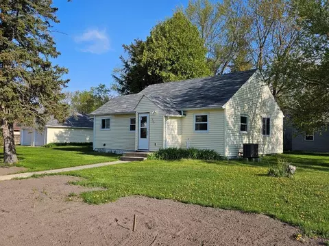 505 1st St SW, Bagley, MN 56621