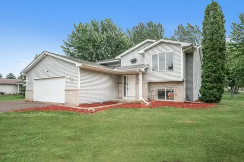 751 Joes Lake Rd SE, Cambridge, MN 55008