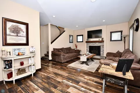 289 Redwood Dr, Mapleton, ND 58059 photo 5