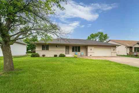 332 Crestview Cir, Jordan, MN 55352