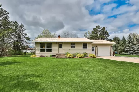 35 Hickory Ave NW, Menahga, MN 56464
