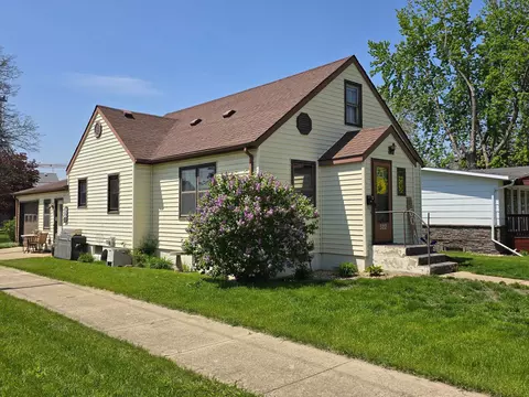 322 6th Ave SE, Pipestone, MN 56164