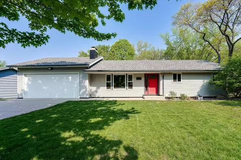 5068 Belwood Ln, Minnetonka, MN 55345