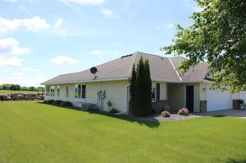 416 Circle View Dr, Dassel, MN 55325