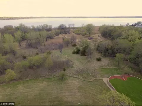 609 Lake Blvd, Buffalo, MN 55313