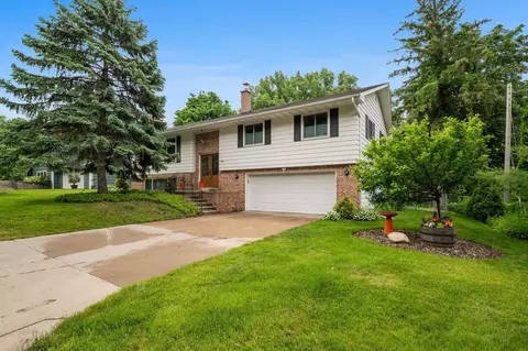 472 Thompson Ave W, West Saint Paul, MN 55118
