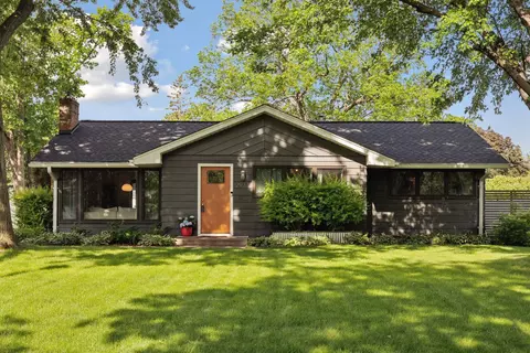 2937 Cherokee Pl, Golden Valley, MN 55422