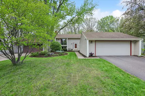 1120 Benton Way, Arden Hills, MN 55112