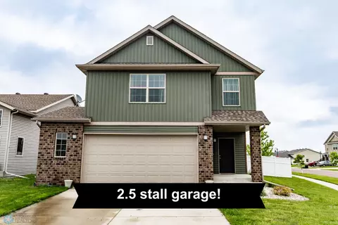 4896 54th St S, Fargo, ND 58104