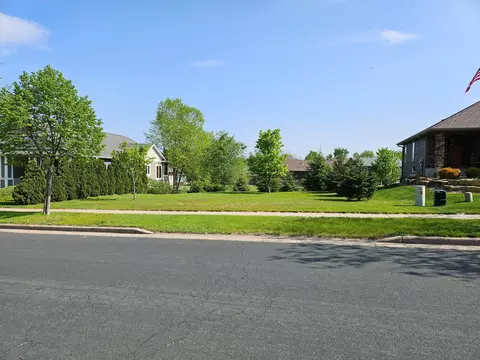 367 Kamloops Pl, River Falls, WI 54022