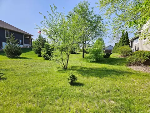 367 Kamloops Pl, River Falls, WI 54022 photo 3