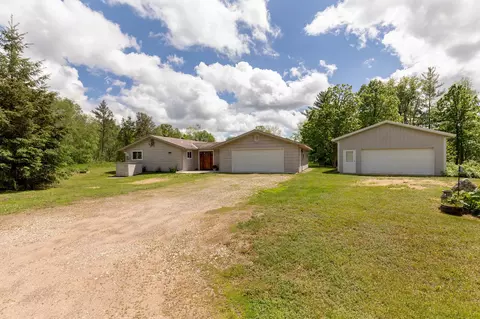 7527 28th St SW, Staples, MN 56479