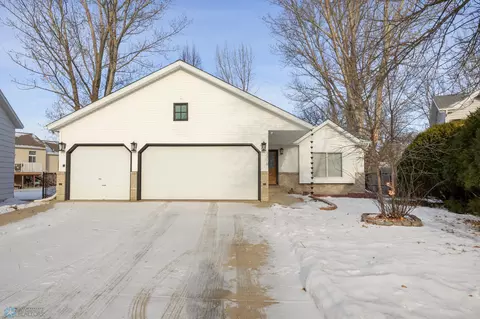 5310 18th St S, Fargo, ND 58104