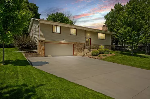 13400 Washburn Ave S, Burnsville, MN 55337