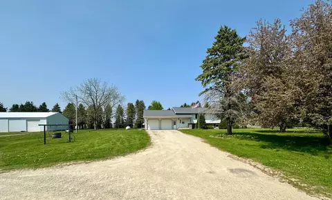 5535 105th St SW, Stewartville, MN 55976