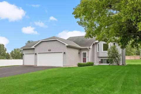 7579 216th St N, Forest Lake, MN 55025