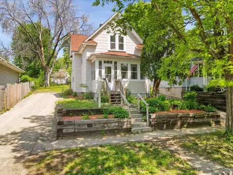901 Euclid St, Saint Paul, MN 55106