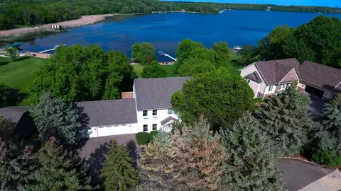 9285 Pierson Lake Dr, Chaska, MN 55318