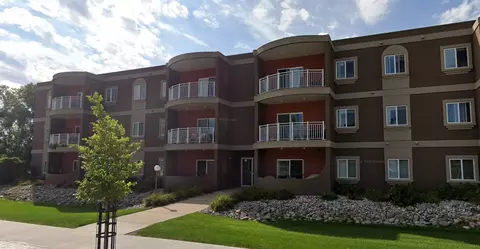1320 Washington Ave #305, Detroit Lakes, MN 56501