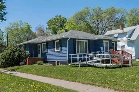 123 15th St S, Moorhead, MN 56560